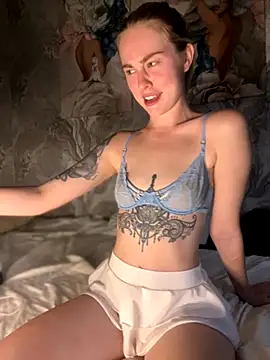 Snapshot of LoveGameSexx chatting on September 21, 6:17 pm LoveGameSexx online show from September 21, 6:17 pm