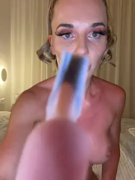 JayJayPink online show from June 28, 7:09 pm