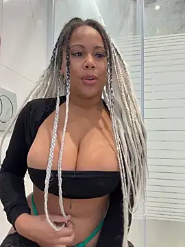 Snapshot of HaileyDiana chatting on October 22, 8:19 am HaileyDiana online show from October 22, 8:19 am