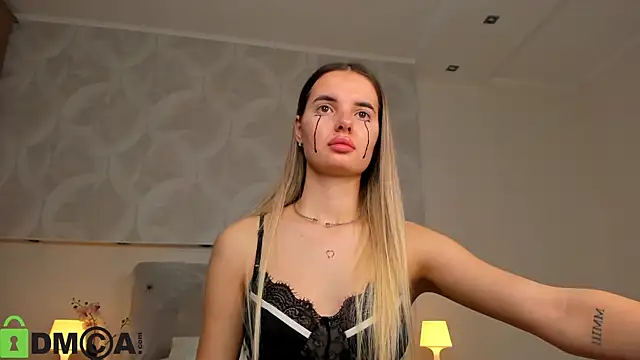 Erika Carpenter online show from October 31, 11:53 pm