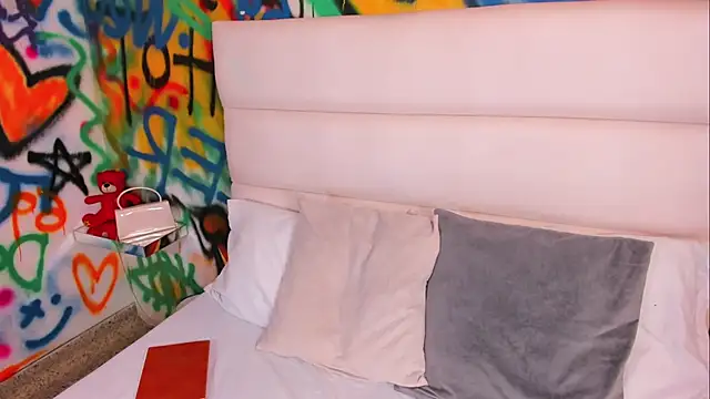 Liana Bernocchi online show from February 15, 8:41 pm