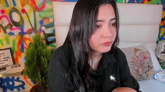 Liana Bernocchi online show from November 19, 8:20 pm