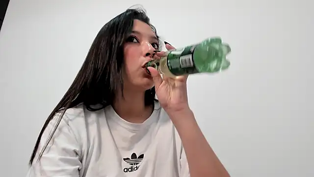 Snapshot of cami-01 chatting on October 16, 9:17 pm cami-01 online show from October 16, 9:17 pm