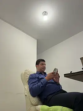 Sol biglips online show from March 25, 2:20 pm