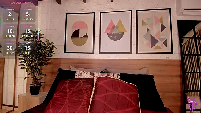 Snapshot of LunaRuso chatting on October 19, 8:22 pm LunaRuso online show from October 19, 8:22 pm