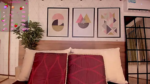 LunaRuso online show from January 11, 8:14 pm