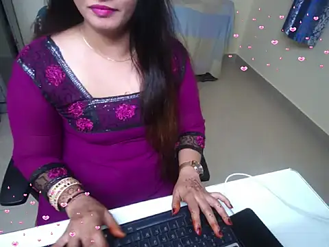 Arushisingh8888 online show from October 1, 12:32 pm