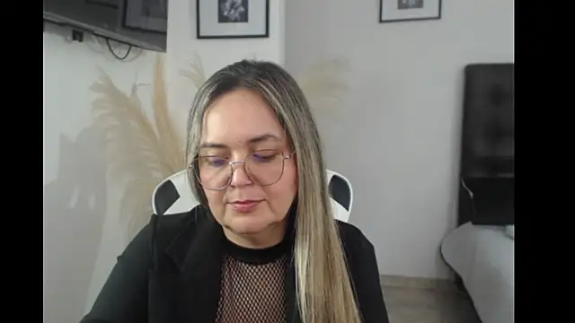 Snapshot of samy_vsn chatting on September 22, 7:45 pm samy vsn online show from September 22, 7:45 pm