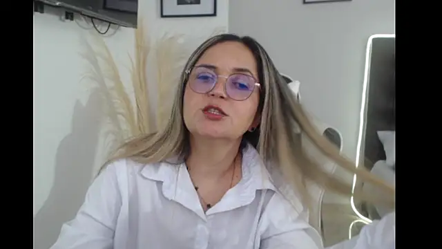 Snapshot of samy_vsn chatting on October 1, 6:24 pm samy vsn online show from October 1, 6:24 pm