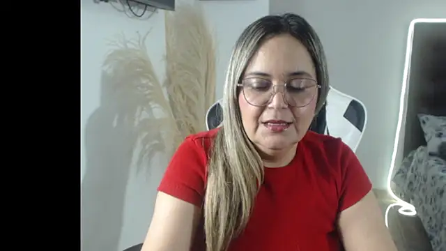 Snapshot of samy_vsn chatting on October 15, 1:19 am samy vsn online show from October 15, 1:19 am