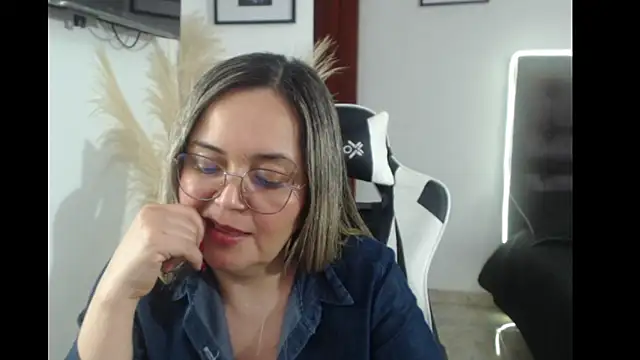 Snapshot of samy_vsn chatting on September 24, 9:47 pm samy vsn online show from September 24, 9:47 pm