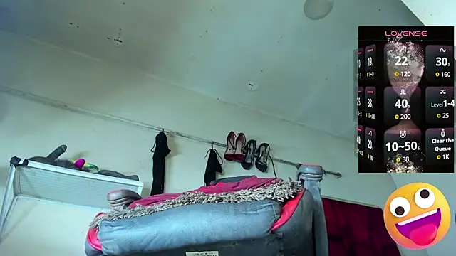 Snapshot of Trixy_star_horney chatting on October 28, 1:22 am Trixy star horney online show from October 28, 1:22 am