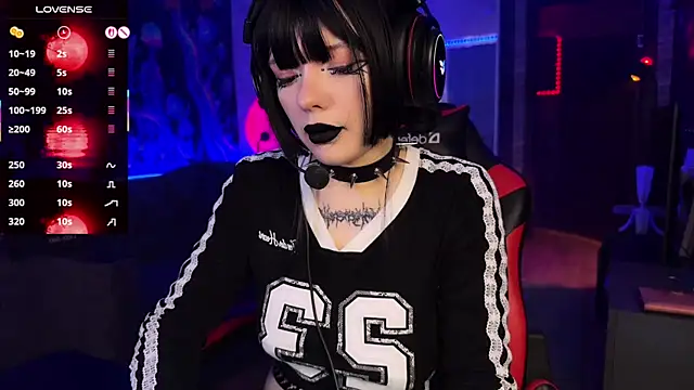 Snapshot of Eva-miller1 chatting on October 21, 10:19 am Eva-miller1 online show from October 21, 10:19 am