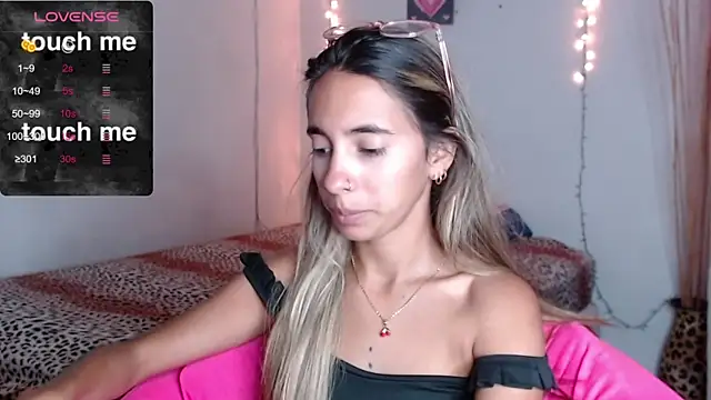 Snapshot of MitchWilson1 chatting on September 30, 9:52 pm MitchWilson1 online show from September 30, 9:52 pm