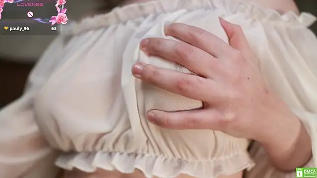 Snapshot of electric_babe chatting on October 4, 2:11 pm electric babe online show from October 4, 2:11 pm