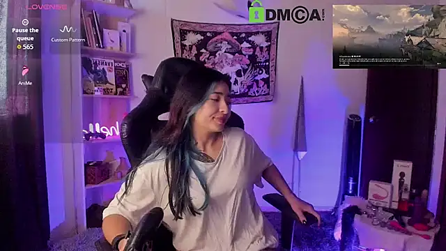 sweetcoralinee online show from November 4, 2:00 pm