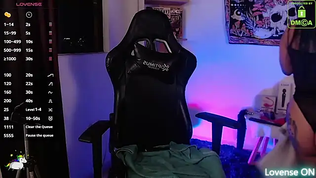 sweetcoralinee online show from October 4, 1:22 am