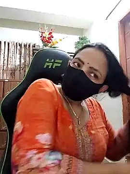 Payel-Sen online show from May 4, 6:33 pm