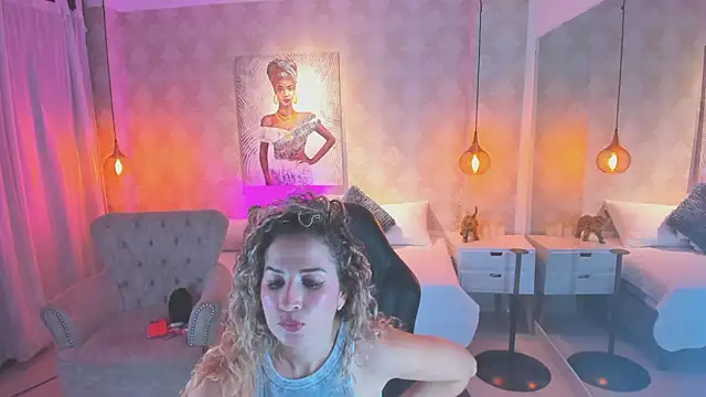 Shantall   online show from February 12, 11:34 am