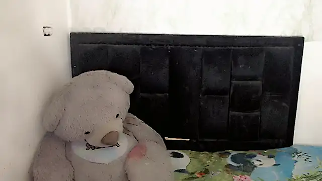 Michell Queen online show from December 4, 4:26 am