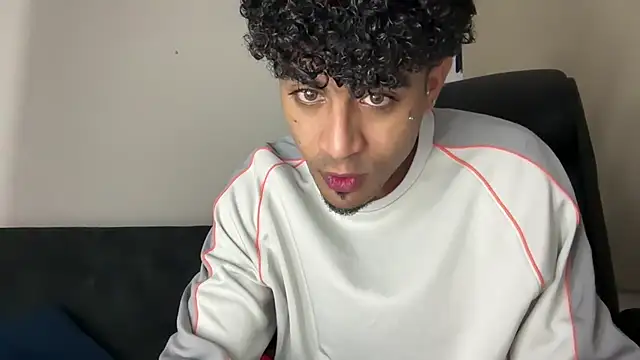 dominic brandd23 online show from March 6, 12:06 am