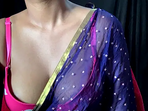 Snapshot of Sexy_trisha__7 chatting on September 22, 8:24 am Sexy trisha 7 online show from September 22, 8:24 am