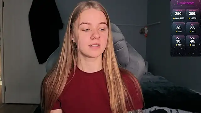 Snapshot of candy_maggie chatting on September 19, 8:57 am candy maggie online show from September 19, 8:57 am