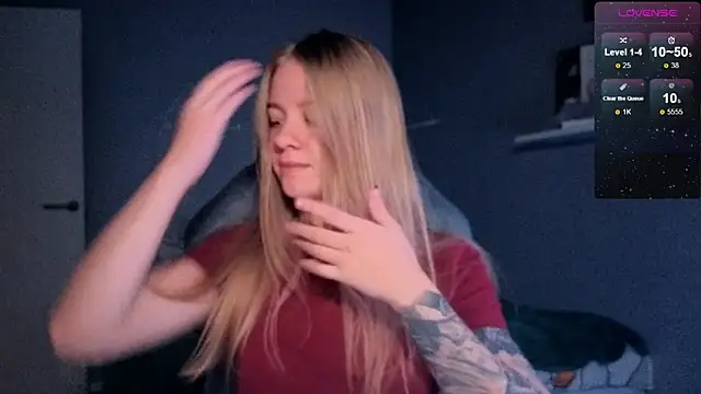 Snapshot of candy_maggie chatting on October 3, 6:13 pm candy maggie online show from October 3, 6:13 pm