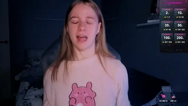 Snapshot of candy_maggie chatting on September 26, 6:27 pm candy maggie online show from September 26, 6:27 pm