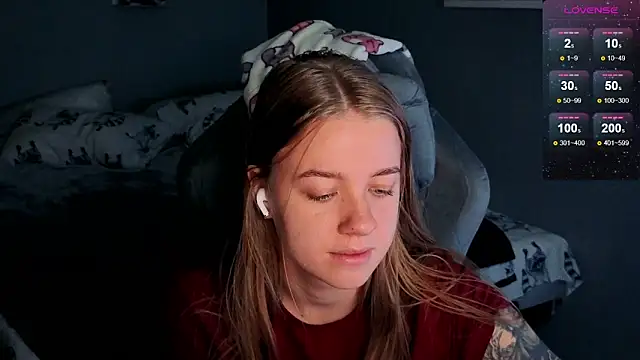 Snapshot of candy_maggie chatting on September 22, 8:35 am candy maggie online show from September 22, 8:35 am