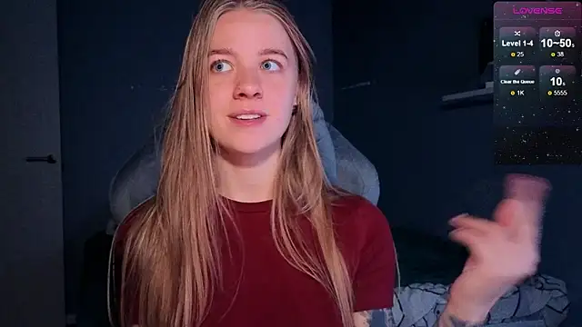 Snapshot of candy_maggie chatting on October 4, 6:23 pm candy maggie online show from October 4, 6:23 pm