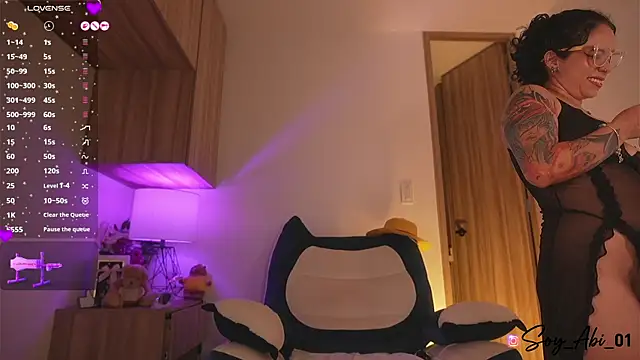 soy abi  online show from April 29, 11:10 pm