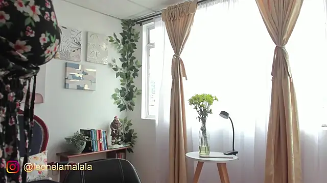 cuddlingbunny online show from November 16, 7:14 pm