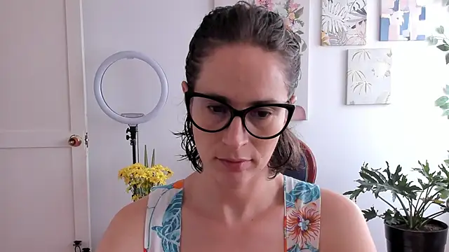 cuddlingbunny online show from May 23, 7:34 pm