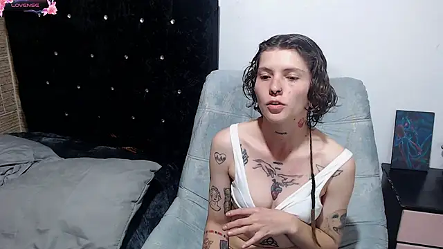 pretty cristal69 online show from November 7, 12:05 am