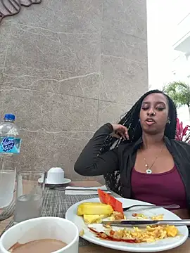 Your Paris online show from April 14, 1:00 pm