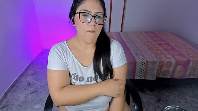 Snapshot of iris_torrez_ chatting on September 18, 2:48 pm iris torrez online show from September 18, 2:48 pm