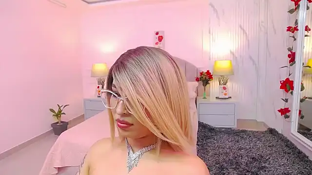 MadelaineJones online show from October 7, 8:24 pm