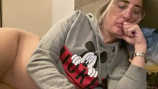 casalinga88 online show from March 30, 5:45 pm