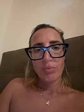 Snapshot of casalinga88 chatting on September 13, 11:13 pm casalinga88 online show from September 13, 11:13 pm