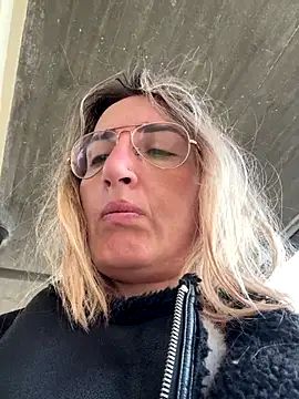 Snapshot of casalinga88 chatting on December 2, 7:10 am casalinga88 online show from December 2, 7:10 am