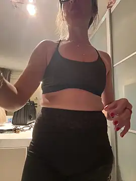 Snapshot of casalinga88 chatting on September 8, 6:51 pm casalinga88 online show from September 8, 6:51 pm