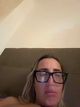 Snapshot of casalinga88 chatting on September 12, 10:39 pm casalinga88 online show from September 12, 10:39 pm