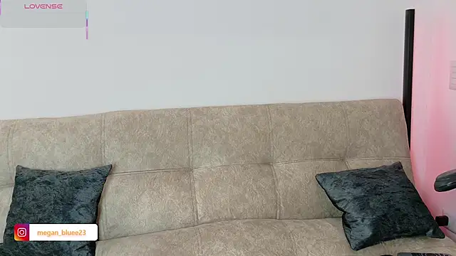 megan bluee23 online show from February 26, 5:12 pm