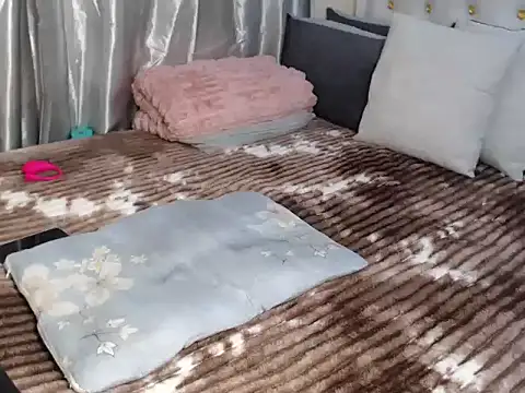 Snapshot of CherryColla chatting on October 27, 11:50 am CherryColla online show from October 27, 11:50 am