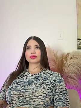 Snapshot of Ashleyjenner_ chatting on September 12, 12:00 am Ashleyjenner  online show from September 12, 12:00 am