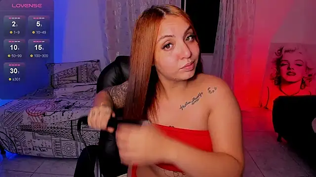 Snapshot of KetziaDoll chatting on October 9, 3:54 am KetziaDoll online show from October 9, 3:54 am