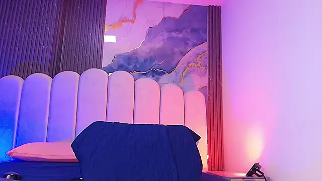 hot dione online show from April 9, 7:19 pm