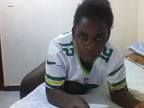 Snapshot of princess-cutie12 chatting on October 5, 1:05 pm princess-cutie12 online show from October 5, 1:05 pm