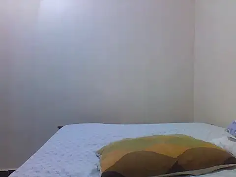 Snapshot of princess-cutie12 chatting on October 30, 6:27 am princess-cutie12 online show from October 30, 6:27 am